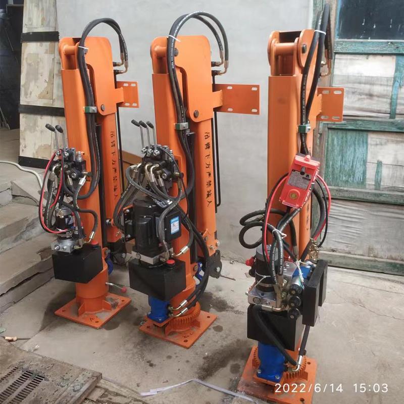 霍尔果斯市重汽蓝牌随车吊 3.2吨 国六动力强 液压驱动 农用自卸起重机